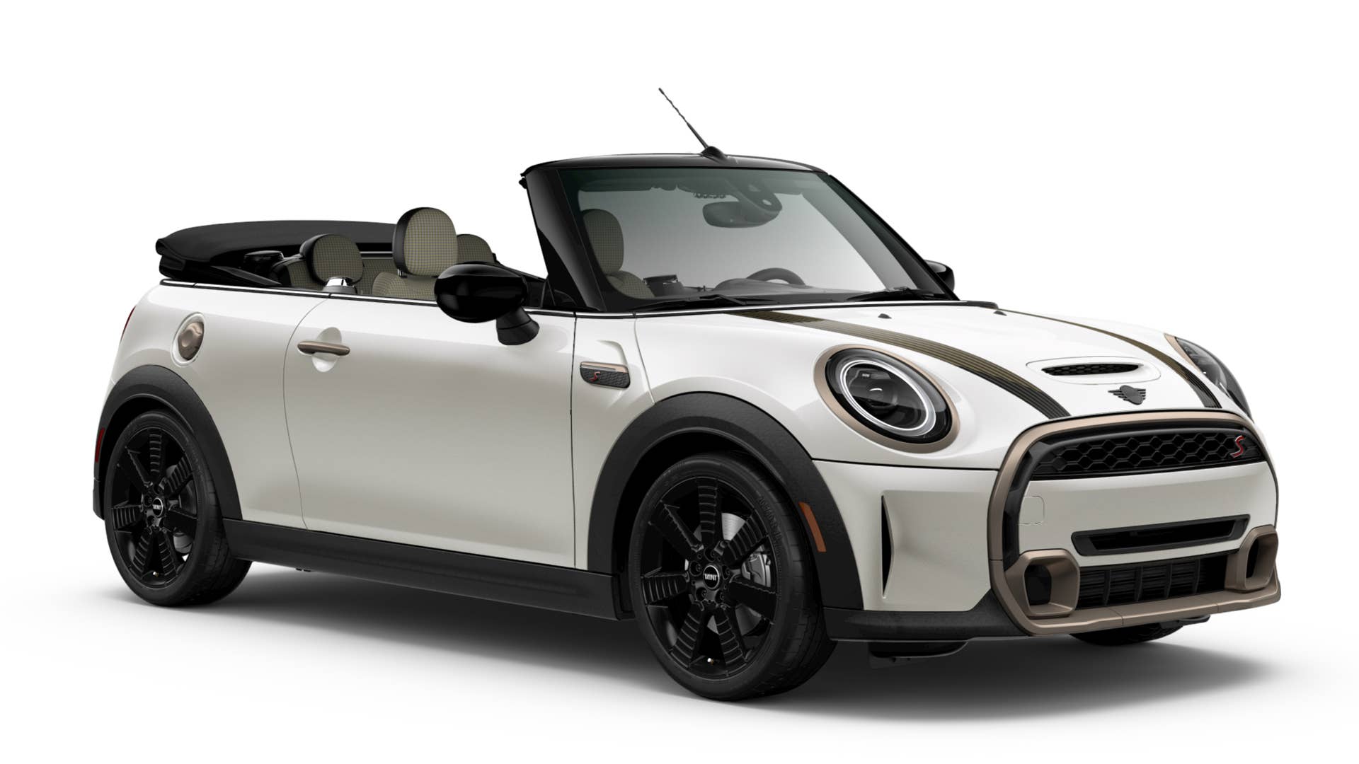 Mini brings back the six-speed manual for certain 2023 trims